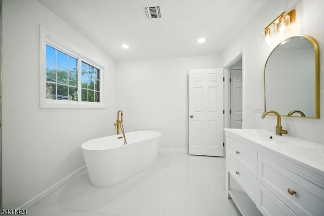32 Alpine Dr, Jefferson Twp., NJ 07849