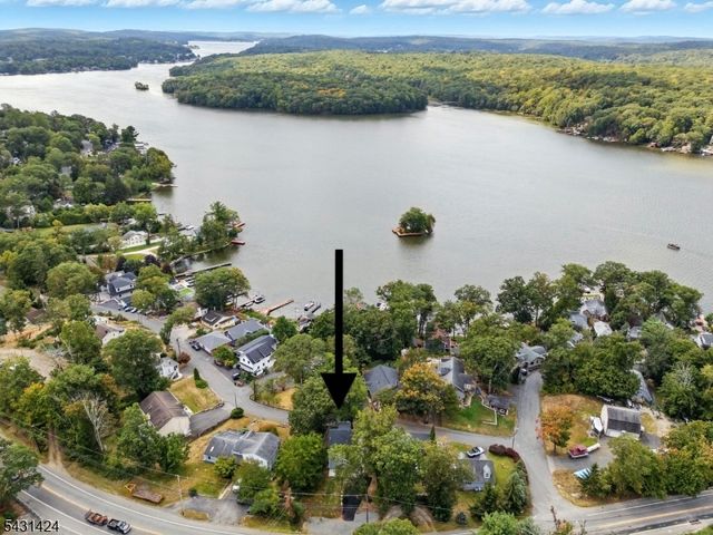 32 Alpine Dr, Jefferson Twp., NJ 07849