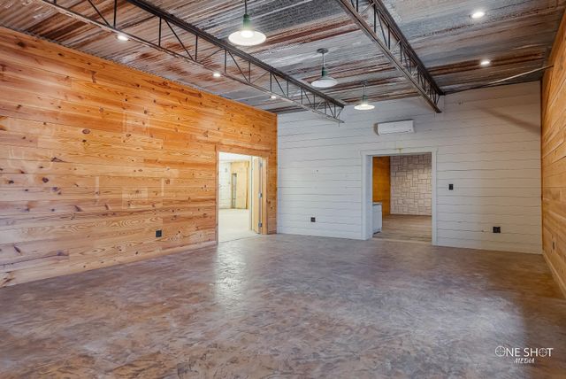 1929 S Treadaway Boulevard, Abilene, TX 79602
