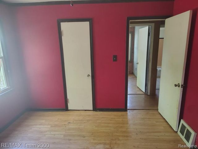 24806 Frisbee Street, Detroit, MI 48219