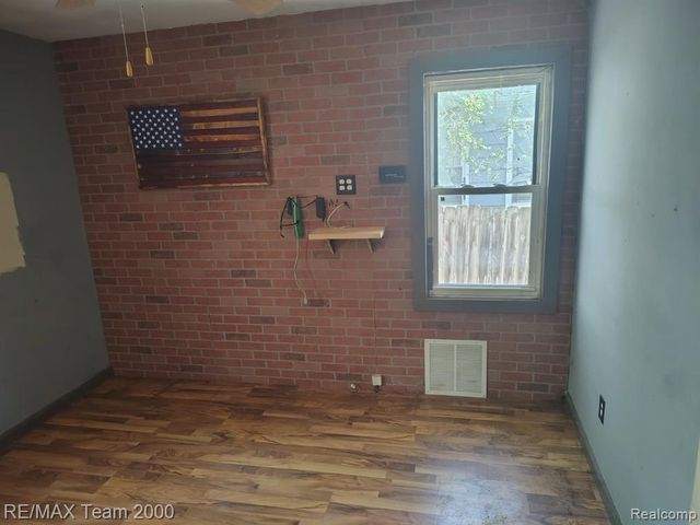 24806 Frisbee Street, Detroit, MI 48219