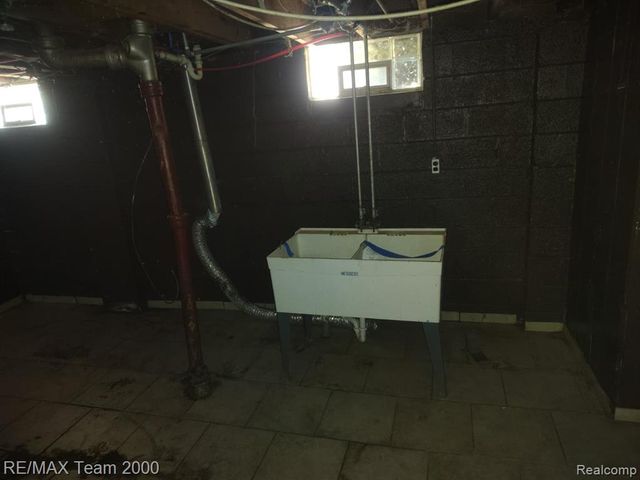 24806 Frisbee Street, Detroit, MI 48219