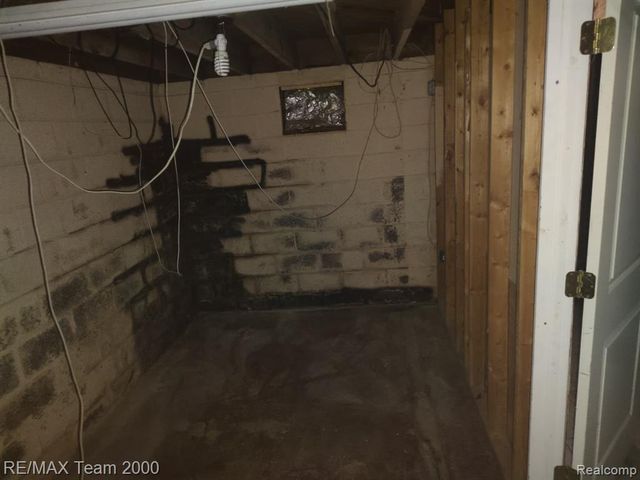 24806 Frisbee Street, Detroit, MI 48219