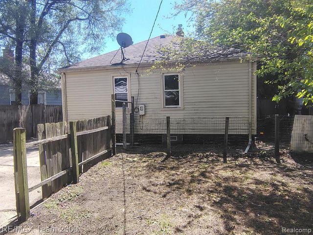 24806 Frisbee Street, Detroit, MI 48219