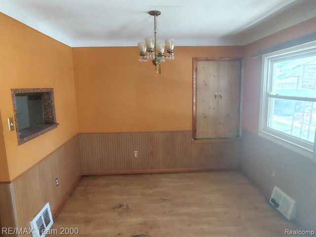 24806 Frisbee Street, Detroit, MI 48219