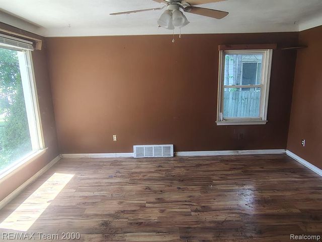 24806 Frisbee Street, Detroit, MI 48219