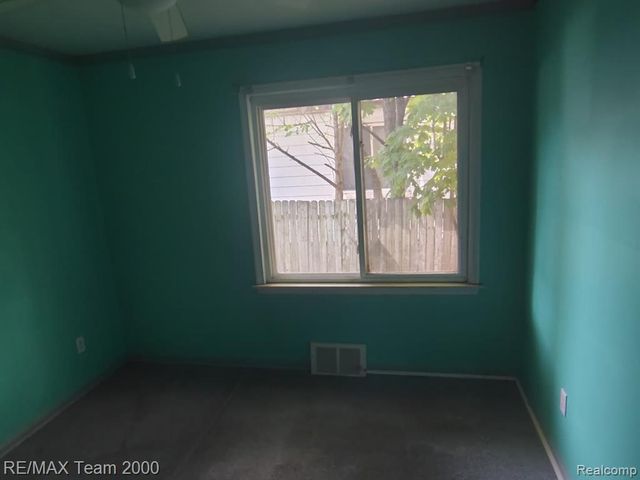 24806 Frisbee Street, Detroit, MI 48219
