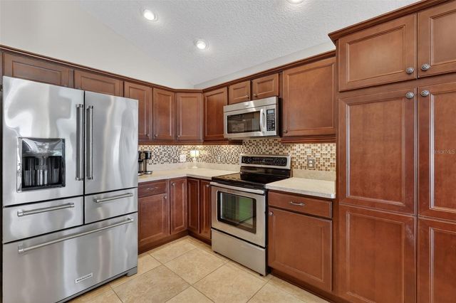 909 VANILLA LEAF PLACE, The Villages, FL 32163