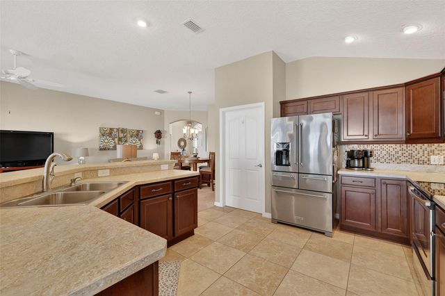 909 VANILLA LEAF PLACE, The Villages, FL 32163