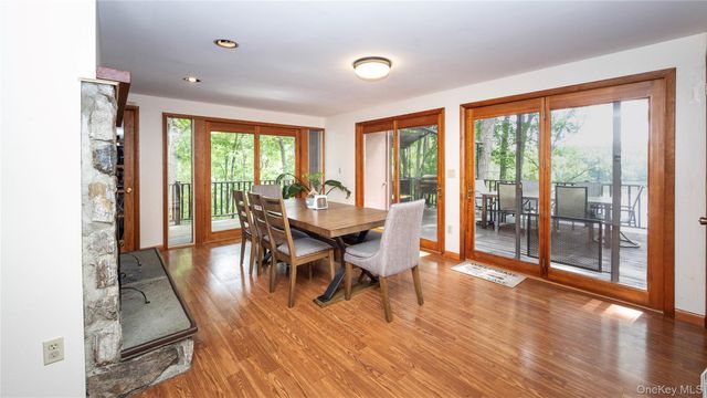 17 Tiger Trail W, Carmel, NY 10512