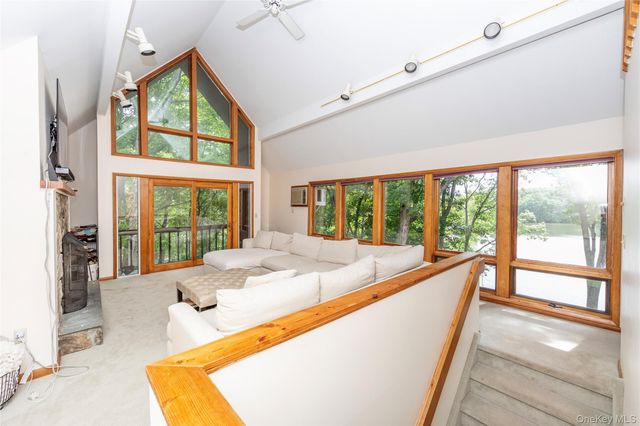 17 Tiger Trail W, Carmel, NY 10512
