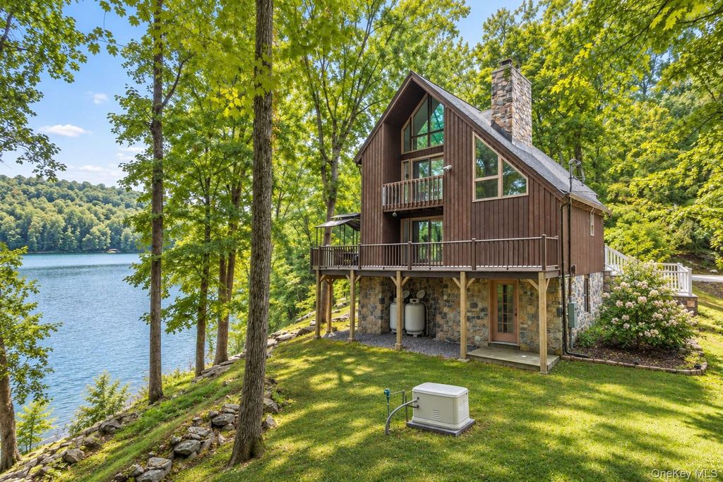 17 Tiger Trail W, Carmel, NY 10512 — exterior