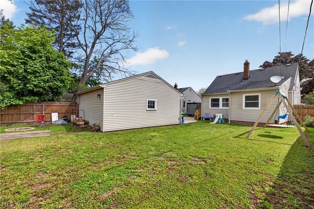 2258 E 290th Street, Wickliffe, OH 44092