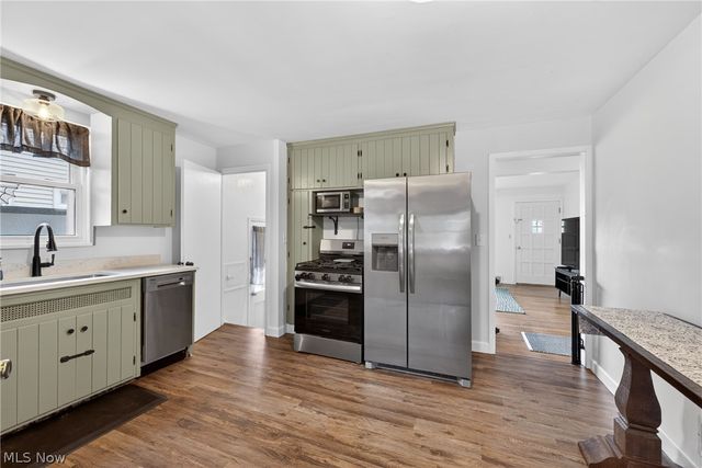 2258 E 290th Street, Wickliffe, OH 44092