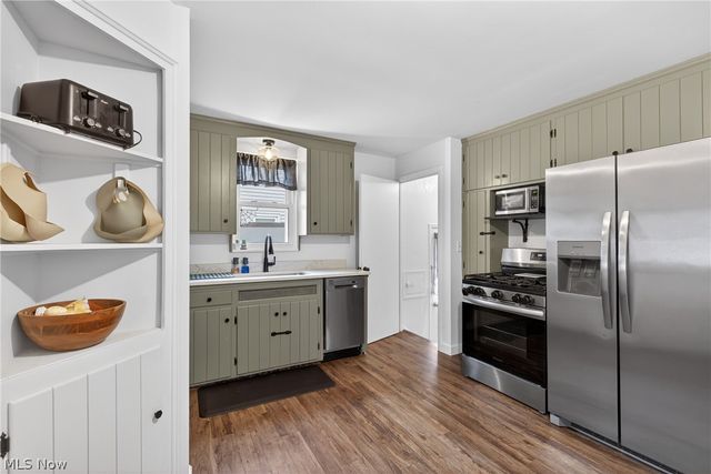 2258 E 290th Street, Wickliffe, OH 44092
