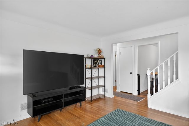 2258 E 290th Street, Wickliffe, OH 44092