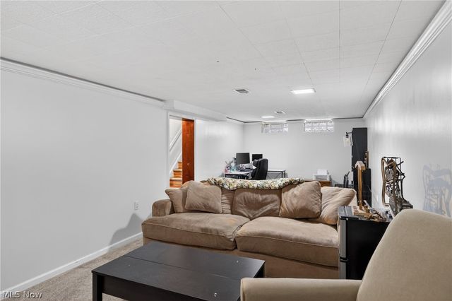 2258 E 290th Street, Wickliffe, OH 44092