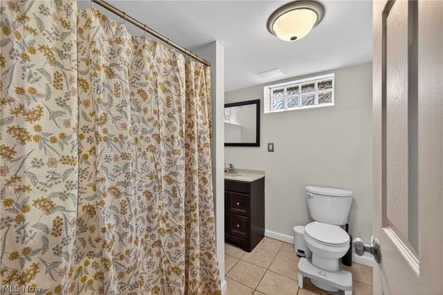 2258 E 290th Street, Wickliffe, OH 44092