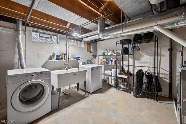 2258 E 290th Street, Wickliffe, OH 44092