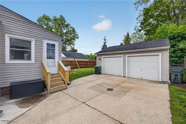 2258 E 290th Street, Wickliffe, OH 44092
