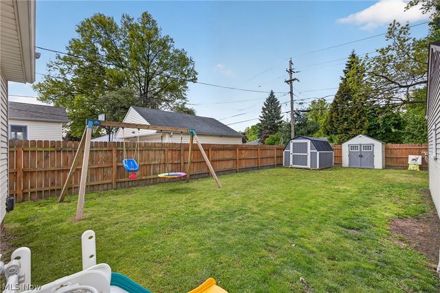2258 E 290th Street, Wickliffe, OH 44092