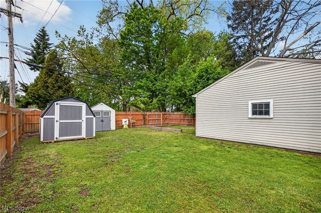 2258 E 290th Street, Wickliffe, OH 44092