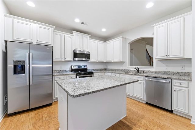 413 Village View, Woodstock, GA 30188