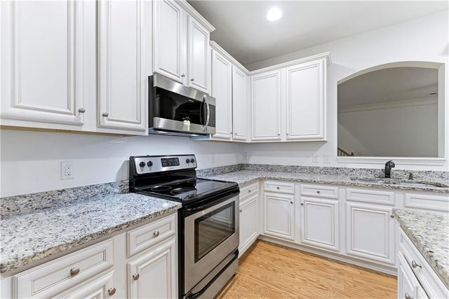 413 Village View, Woodstock, GA 30188