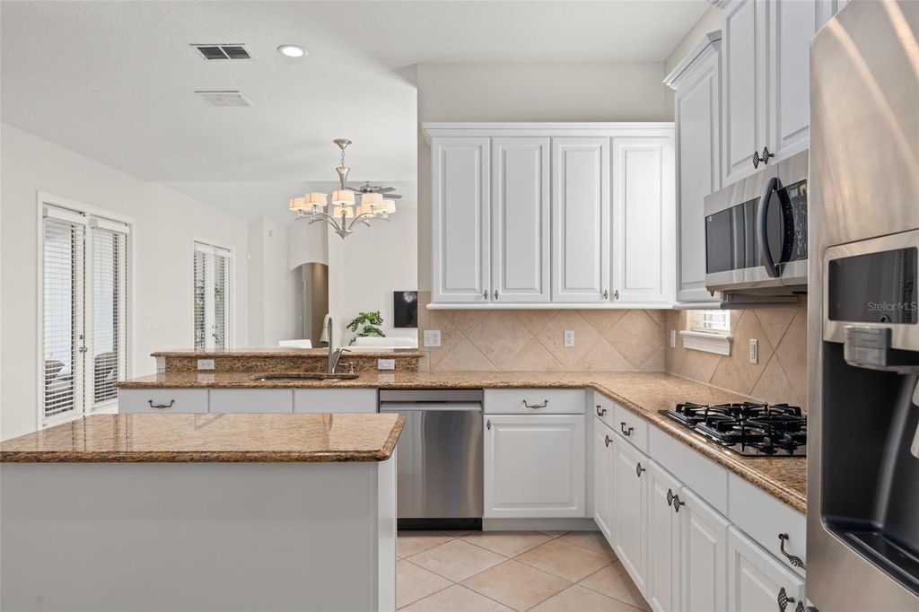 Image 21 of property listing at 11334 CAMDEN LOOP WAY, Windermere, FL 34786