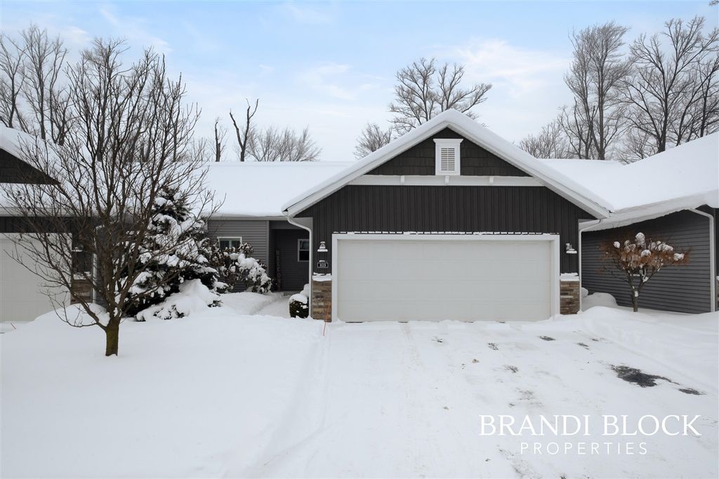 8019 Amber Crest Drive, Byron Center, MI 49315