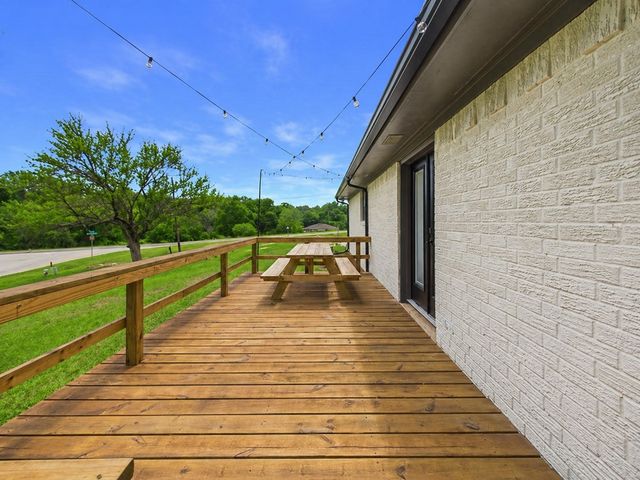 2001 Court Drive, Palestine, TX 75803