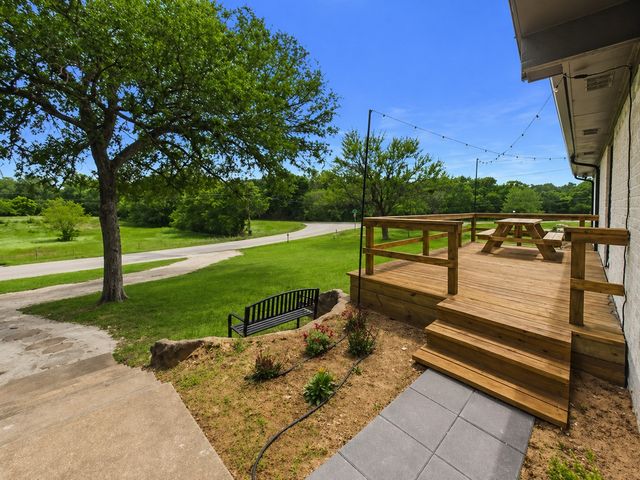 2001 Court Drive, Palestine, TX 75803