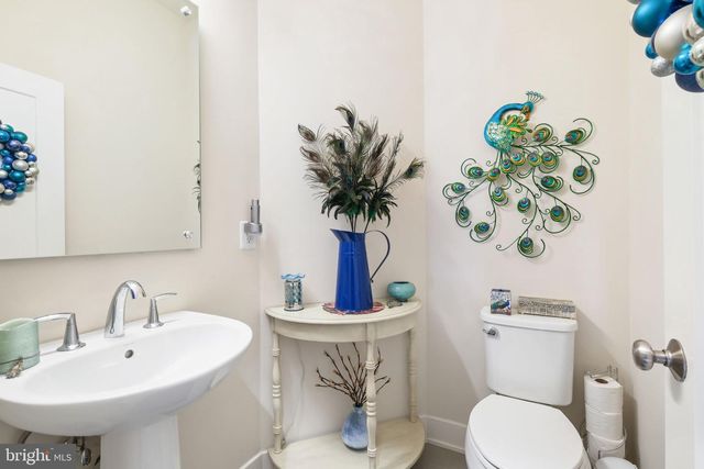 6738 EAMES WAY, Bethesda, MD 20817