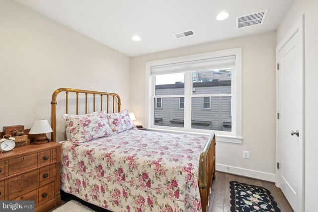 6738 EAMES WAY, Bethesda, MD 20817