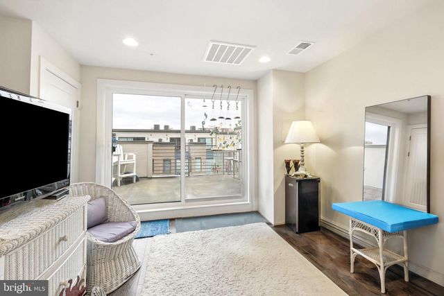 6738 EAMES WAY, Bethesda, MD 20817