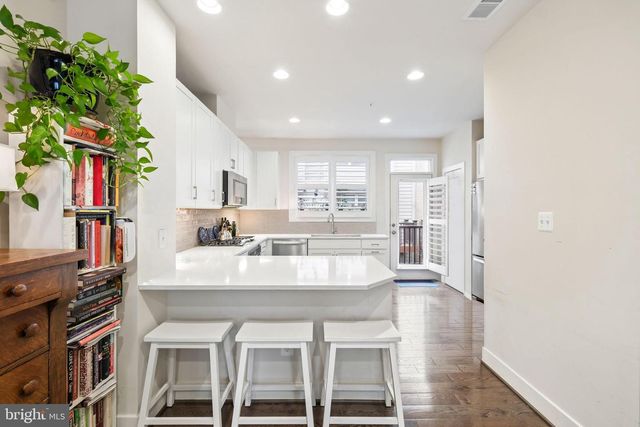 6738 EAMES WAY, Bethesda, MD 20817