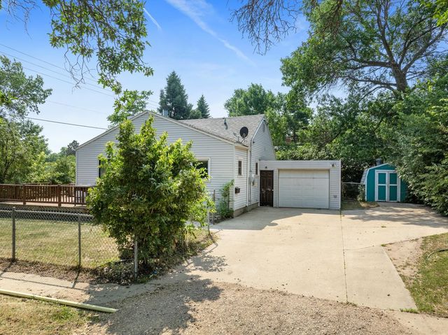 1502 11TH AVE NW, Minot, ND 58703