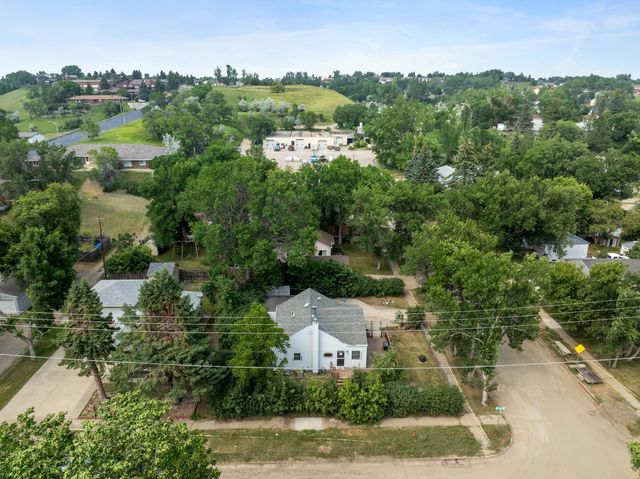 1502 11TH AVE NW, Minot, ND 58703