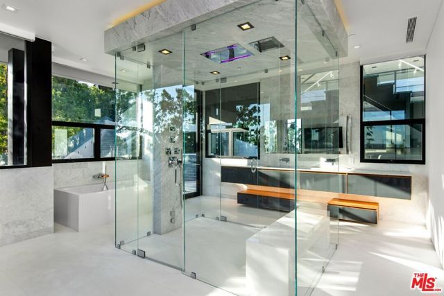 1317 Londonderry Place, Los Angeles, CA 90069