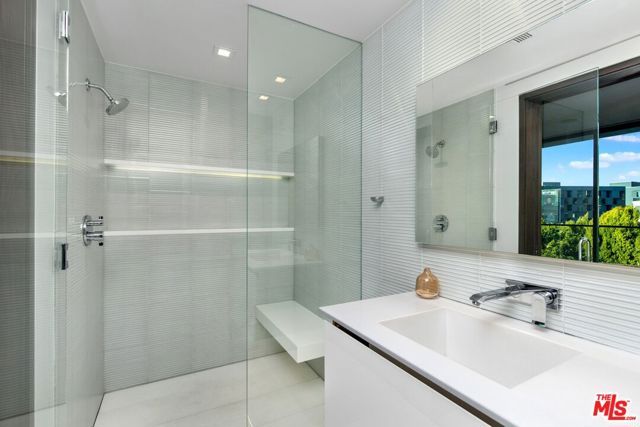 1317 Londonderry Place, Los Angeles, CA 90069