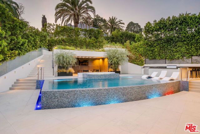 1317 Londonderry Place, Los Angeles, CA 90069