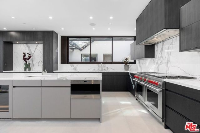 1317 Londonderry Place, Los Angeles, CA 90069