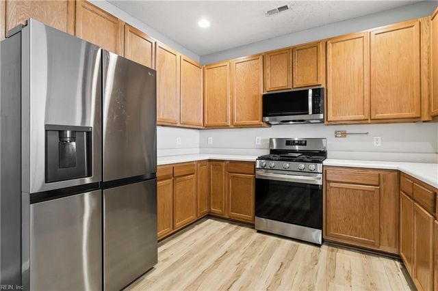 108 Nathan PL, Yorktown, VA 23692