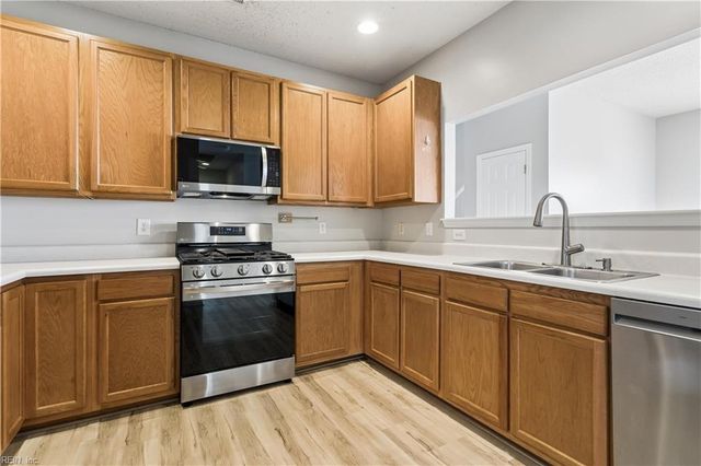 108 Nathan PL, Yorktown, VA 23692