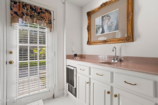 1 High Pointe Drive, Gulfport, MS 39507