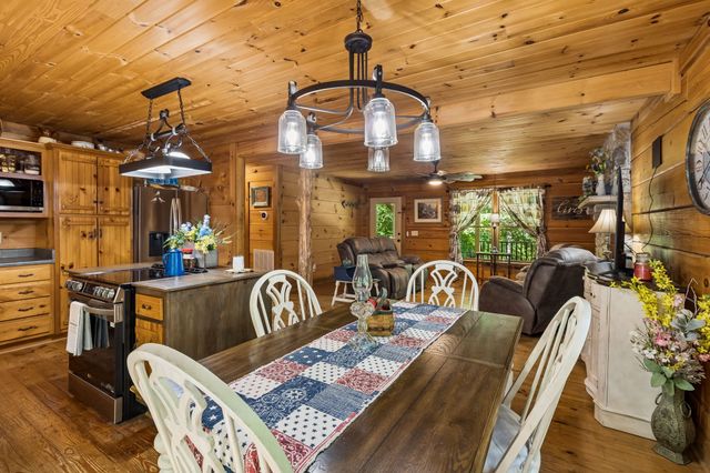 5833 Dewey Carr Rd, Bethpage, TN 37022