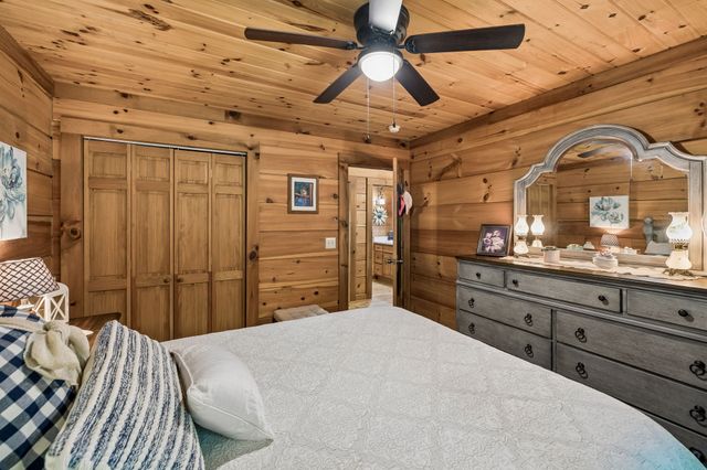 5833 Dewey Carr Rd, Bethpage, TN 37022