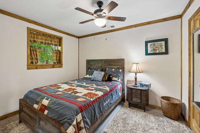 5833 Dewey Carr Rd, Bethpage, TN 37022