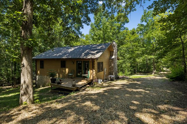 5833 Dewey Carr Rd, Bethpage, TN 37022