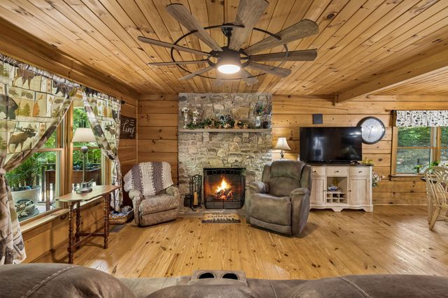 5833 Dewey Carr Rd, Bethpage, TN 37022
